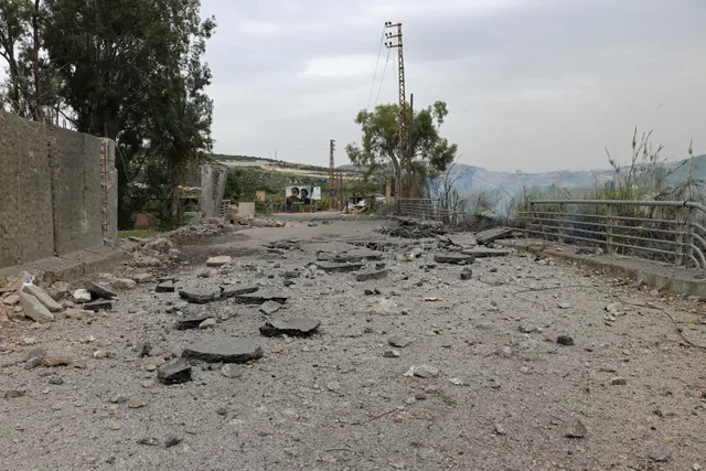 Israel tấn công các cây cầu quan trọng bắc qua sông Litani ở Lebanon- Ảnh 3.