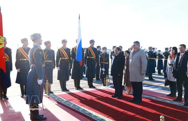 Prime Minister Pham Minh Chinh begins official visit to Russia - Ảnh 1.
