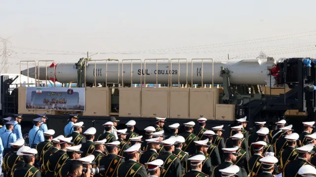 Năng lực quân sự và sức mạnh kho tên lửa của Iran - Ảnh 5.