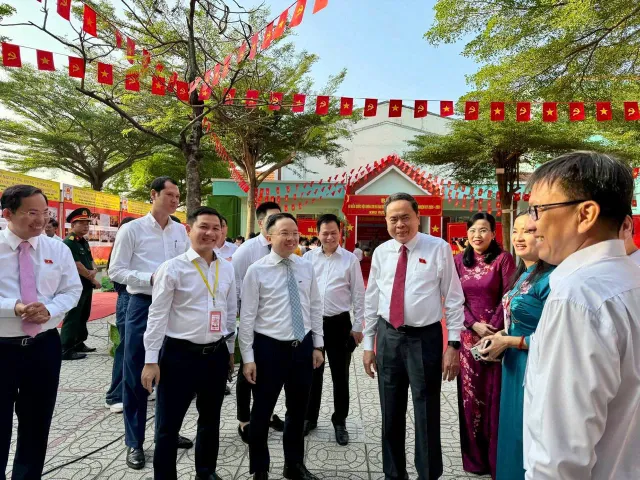 A Reporting Journey on Election Day in Truong Sa - Ảnh 16.