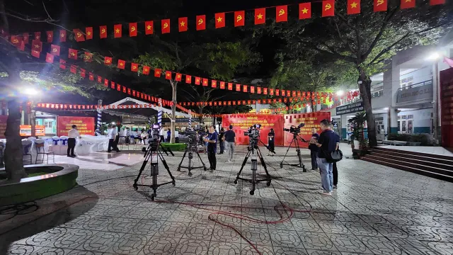 A Reporting Journey on Election Day in Truong Sa - Ảnh 19.