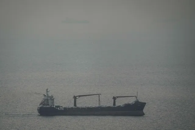 Iran phóng dồn dập 7 đợt tên lửa đáp trả Israel, nhiều công trình tại Tel Aviv bị phá hủy- Ảnh 4. Iran phóng dồn dập 7 đợt tên lửa đáp trả Israel, nhiều công trình tại Tel Aviv bị phá hủy- Ảnh 4.