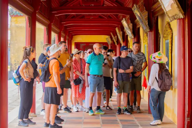 Mở cửa di tích dịp Giải phóng Huế, hàng nghìn du khách tham quan- Ảnh 2. Mở cửa di tích dịp Giải phóng Huế, hàng nghìn du khách tham quan- Ảnh 2.