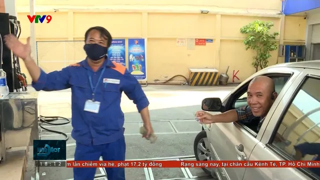 Linh hoạt chính sách giảm giá xăng dầu: một mũi tên trúng 2 mục tiêu