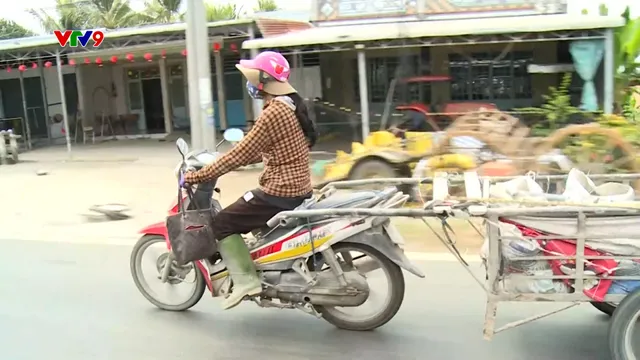 Ấn tượng phương Nam: Người phụ nữ vá lỗi cho những con đường