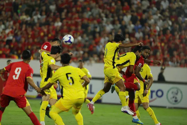 HLV Peter Cklamovski: "Chúng tôi thủng lưới sớm nhưng các cầu thủ đã chiến đấu hết mình"- Ảnh 2.