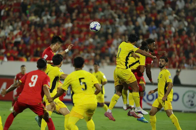 HLV Peter Cklamovski: "Chúng tôi thủng lưới sớm nhưng các cầu thủ đã chiến đấu hết mình"- Ảnh 1.