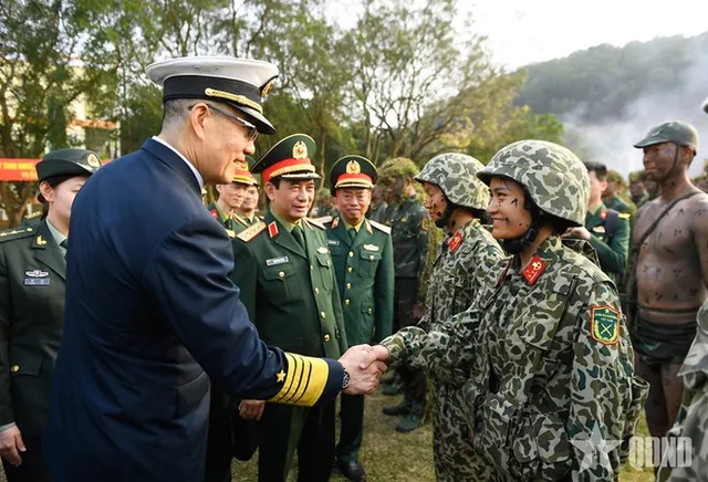 Chinese defence minister visits Commando Brigade 113 - Ảnh 1.