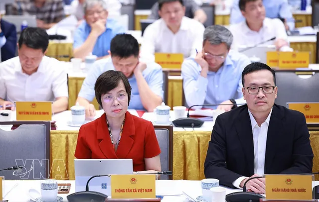 PM urges breakthrough push for double-digit growth in science, technology - Ảnh 1.