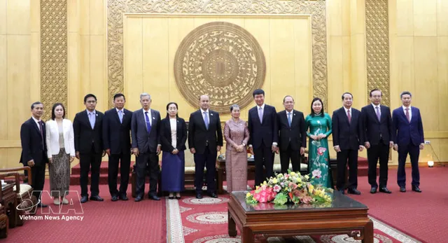 Cambodian solidarity front delegation visits Ninh Binh to boost bilateral ties - Ảnh 1.