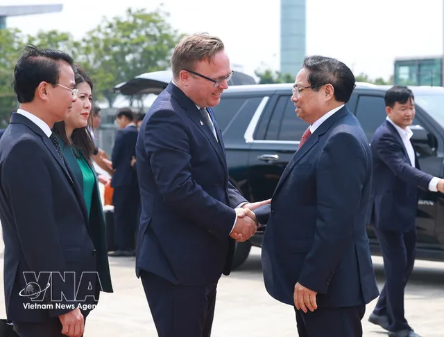 Prime Minister Pham Minh Chinh leaves for official visit to Russia - Ảnh 1.