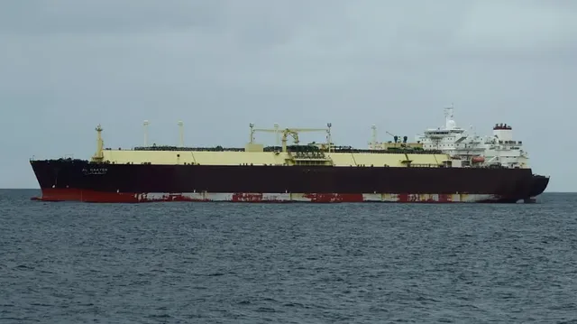 Iran chặn 2 tàu của Qatar đã được cấp phép qua eo biển Hormuz - Ảnh 1. Iran chặn 2 tàu của Qatar đã được cấp phép qua eo biển Hormuz - Ảnh 1.
