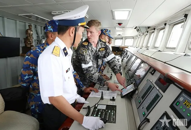Ship 016 – Quang Trung docks at Coonawarra Naval Base, preparing for Intl Fleet Review - Ảnh 1.
