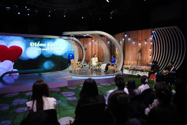 “Station of Love”: One Hand Lifting Many Lives - Ảnh 1.