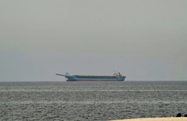 Một số tàu chở dầu bị trừng phạt đi qua eo biển Hormuz bất chấp lệnh phong tỏa của Mỹ- Ảnh 1. Một số tàu chở dầu bị trừng phạt đi qua eo biển Hormuz bất chấp lệnh phong tỏa của Mỹ- Ảnh 1.