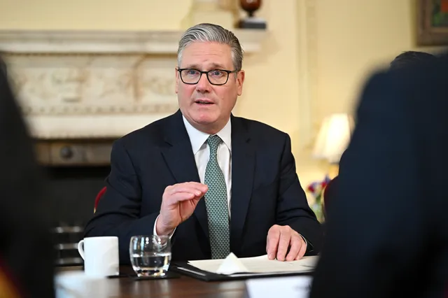 Thủ tướng Anh Keir Starmer đối mặt áp lực từ chức - Ảnh 1. Thủ tướng Anh Keir Starmer đối mặt áp lực từ chức - Ảnh 1.