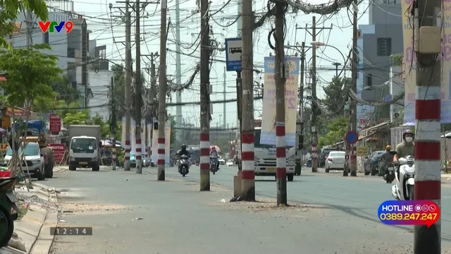 Alo V9 (18/4/2026): Gần 200 trụ điện chắn giữa đường nối nút giao lớn nhất TP. Hồ Chí Minh