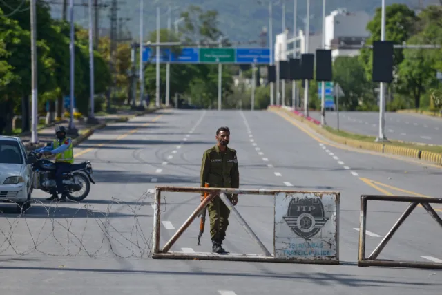 Mỹ cử đoàn đàm phán tới Pakistan để đối thoại với Iran- Ảnh 1. Mỹ cử đoàn đàm phán tới Pakistan để đối thoại với Iran- Ảnh 1.