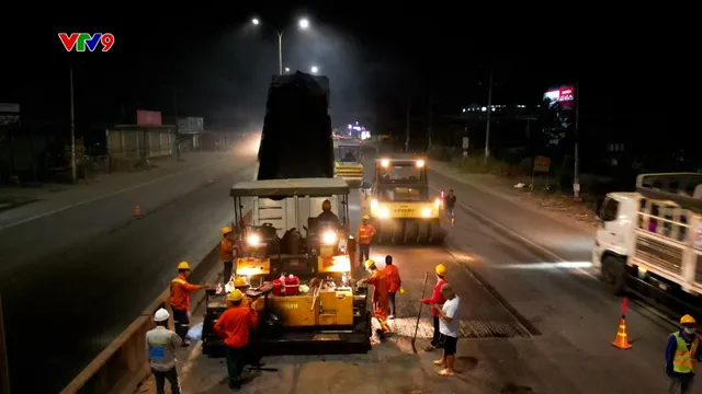 Xuyên đêm sửa chữa quốc lộ 51