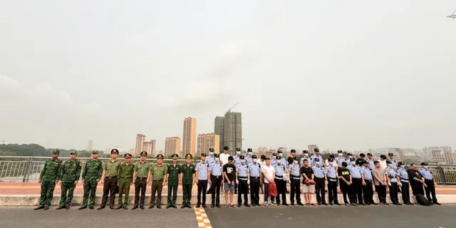 Phát hiện, trao trả 2 người nước ngoài nhập cảnh trái phép ở Quảng Ninh - Ảnh 1.