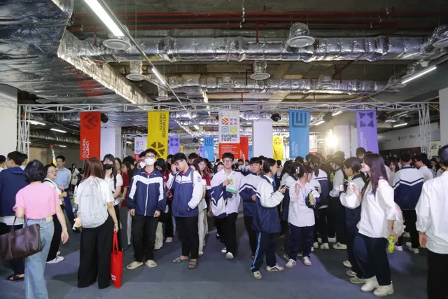 Buổi sáng 'truyền lửa' tại Future Fest 2026: Mở lối cho học sinh chọn đúng ngành nghề - Ảnh 3.