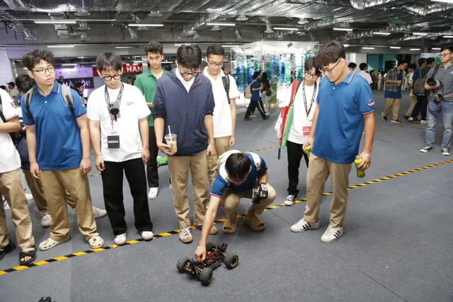 Buổi sáng 'truyền lửa' tại Future Fest 2026: Mở lối cho học sinh chọn đúng ngành nghề - Ảnh 1.