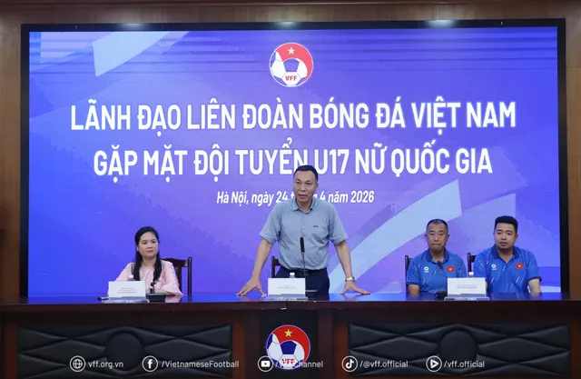 Chủ tịch LĐBĐVN truyền lửa cho đội tuyển U17 nữ Việt Nam trước ngày lên đường tham dự VCK châu Á 2026- Ảnh 1.