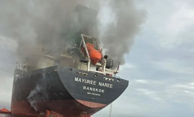 Nguy cơ tê liệt kéo dài trên eo biển Hormuz- Ảnh 1. Nguy cơ tê liệt kéo dài trên eo biển Hormuz- Ảnh 1.