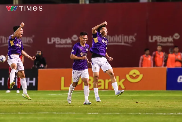 Hà Nội FC giành 3 điểm trên sân Ninh Bình sau màn rượt đuổi hấp dẫn- Ảnh 1.