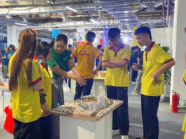 Buổi sáng 'truyền lửa' tại Future Fest 2026: Mở lối cho học sinh chọn đúng ngành nghề - Ảnh 5.