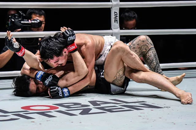 Đấm đối thủ "nhừ tử", Nguyễn Thành Thoan vẫn nhận trái đắng tại ONE Championship- Ảnh 1.