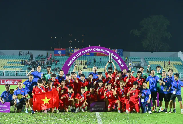 HLV Roland: "Tôi tự hào về học trò, nhưng mục tiêu lớn hơn đang ở phía trước”- Ảnh 2.