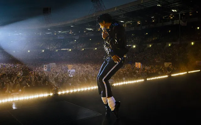 Con trai Michael Jackson sốc vì xúc động khi chứng kiến Jaafar hóa thân thành cha mình trong phim tiểu sử