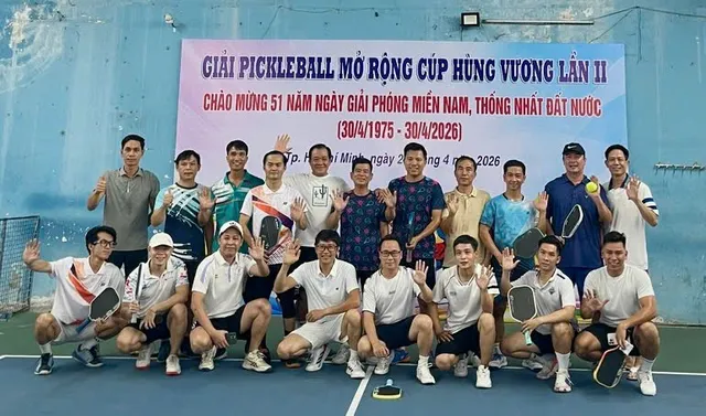 Rộn ràng sân đấu pickleball: Lan tỏa tinh thần thể thao dịp lễ Giỗ tổ Hùng Vương và 30/4- Ảnh 2. Rộn ràng sân đấu pickleball: Lan tỏa tinh thần thể thao dịp lễ Giỗ tổ Hùng Vương và 30/4- Ảnh 2.