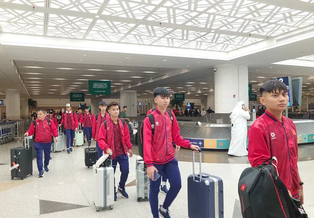U17 Việt Nam tới Jeddah, sớm thích nghi để sẵn sàng cho VCK U17 châu Á 2026- Ảnh 1.