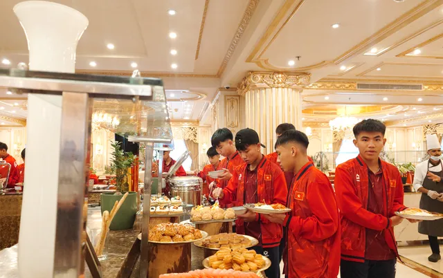 U17 Việt Nam tới Jeddah, sớm thích nghi để sẵn sàng cho VCK U17 châu Á 2026- Ảnh 2.