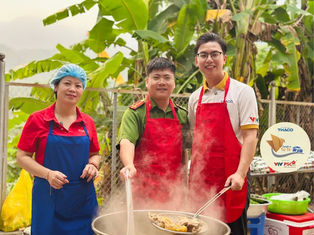 April episode of  Kindness Bus Brings Light and Warmth to Remote Villages in Thanh Hoa - Ảnh 6.