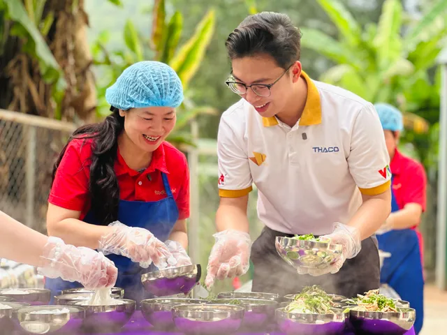 April episode of  Kindness Bus Brings Light and Warmth to Remote Villages in Thanh Hoa - Ảnh 7.