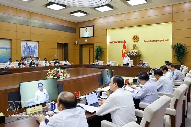 Top legislator requests new momentum, confidence for new term - Ảnh 1.
