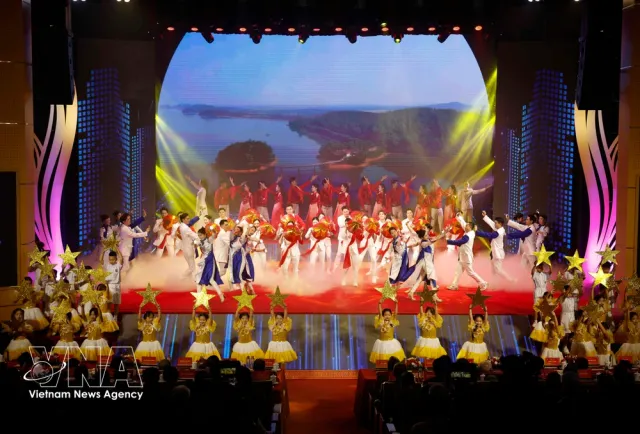 Top leader attends 120th birth anniversary of late Party General Secretary Ha Huy Tap - Ảnh 2.