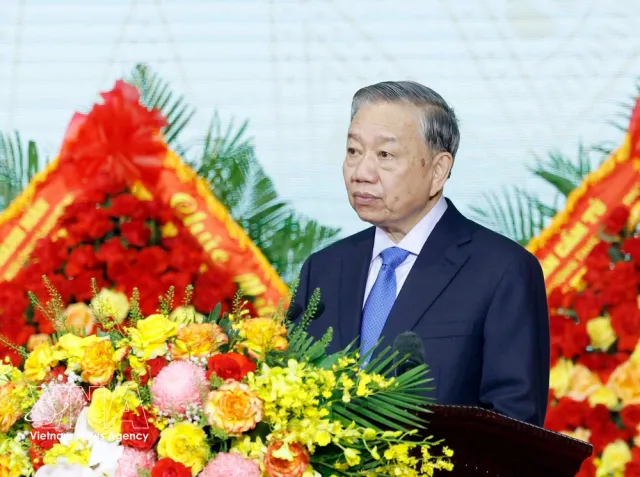 Top leader requests Military Region 5 to play core role in building all-people defence - Ảnh 2.