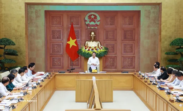 PM calls for regular public disclosure of ministries’ performance, implementation progress - Ảnh 1.