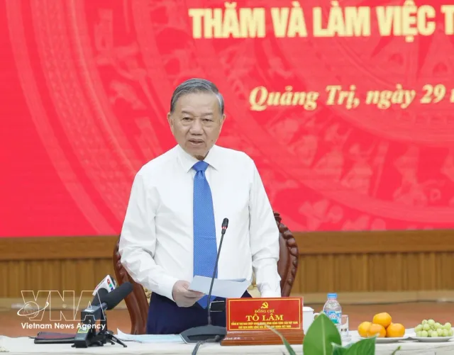 Quang Tri must reposition growth space under “reaching East, spreading West” strategy”: Top leader - Ảnh 1.