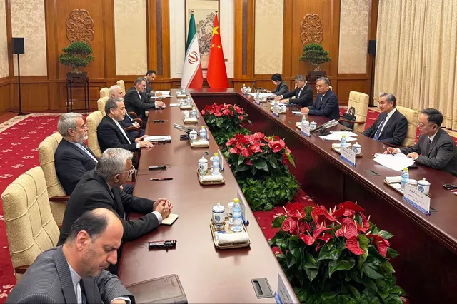 Ngoại trưởng Trung Quốc - Iran hội đàm tại Bắc Kinh - Ảnh 2. Ngoại trưởng Trung Quốc - Iran hội đàm tại Bắc Kinh - Ảnh 2.