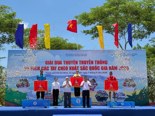 Bứt phá thần tốc, đua thuyền TP Hồ Chí Minh bảo vệ thành công ngôi vị nhất toàn đoàn- Ảnh 1.