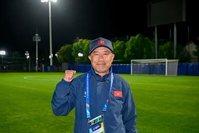 HLV Okiyama Masahiko: "U17 nữ Việt Nam phải nỗ lực hơn nữa tại tứ kết"- Ảnh 1. HLV Okiyama Masahiko: "U17 nữ Việt Nam phải nỗ lực hơn nữa tại tứ kết"- Ảnh 1.