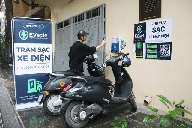 Hà Nội: Trạm sạc và bãi đỗ xe là hạ tầng cốt lõi để xây dựng Vùng phát thải thấp - Ảnh 2.
