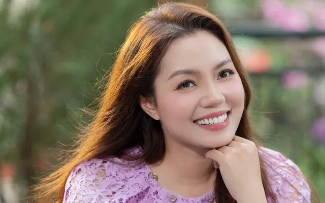 Nguyễn Ngọc Anh hát về tình mẫu tử đúng Ngày của Mẹ