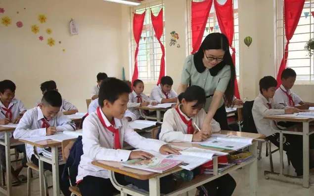 Dạy thêm trong trường chỉ áp dụng với 3 nhóm học sinh, không thu tiền