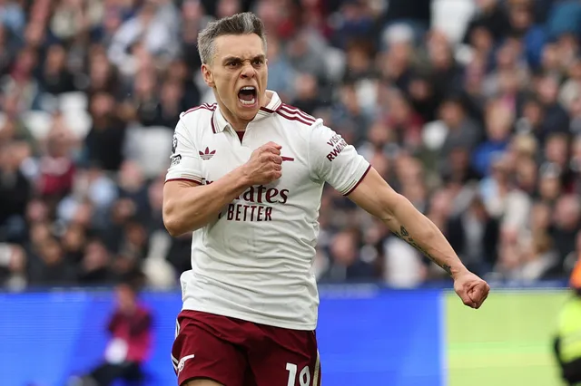 Thắng nghẹt thở West Ham, Arsenal tiến gần đến chức vô địch Ngoại hạng Anh
- Ảnh 1. Thắng nghẹt thở West Ham, Arsenal tiến gần đến chức vô địch Ngoại hạng Anh
- Ảnh 1.